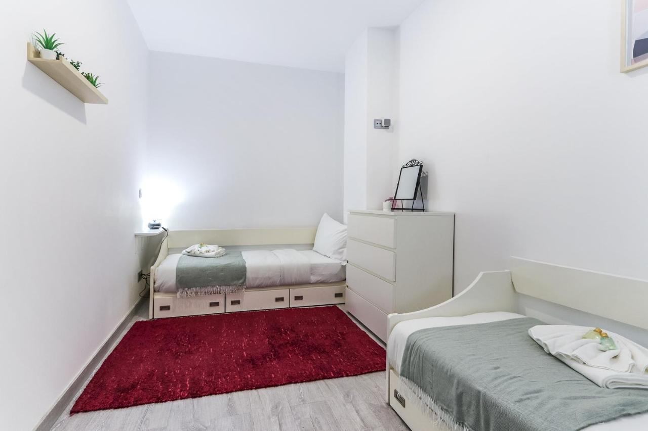Vita Portucale ! Moscavide Family Apartment Lisabona Exterior foto